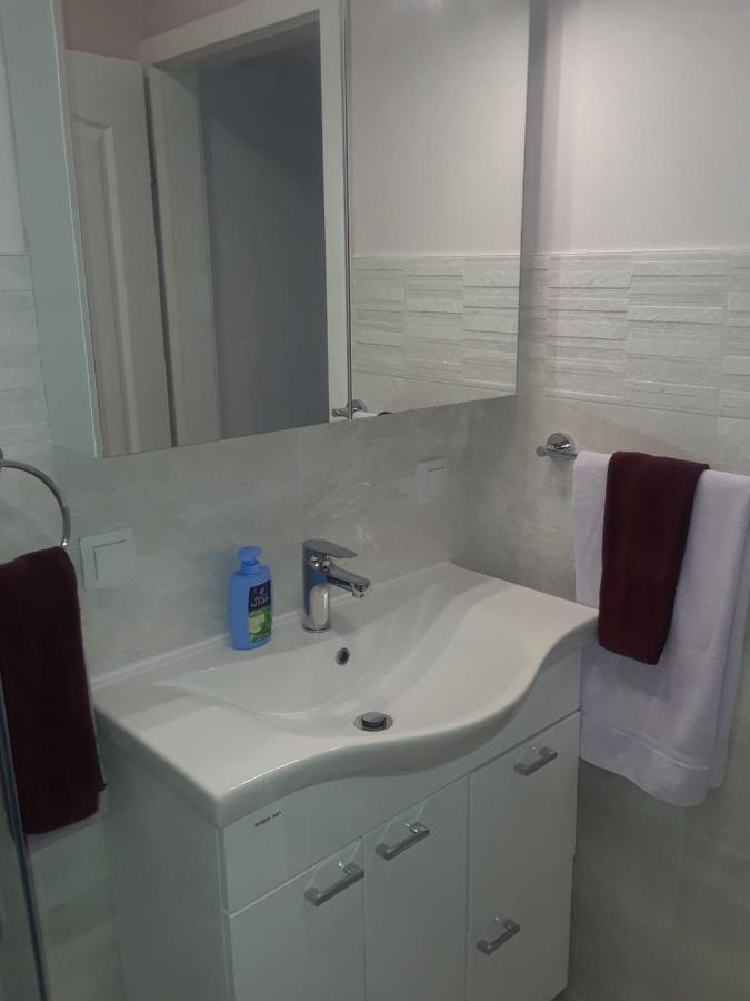 New Kosljun Apartment Short Walk To Beach Exterior foto