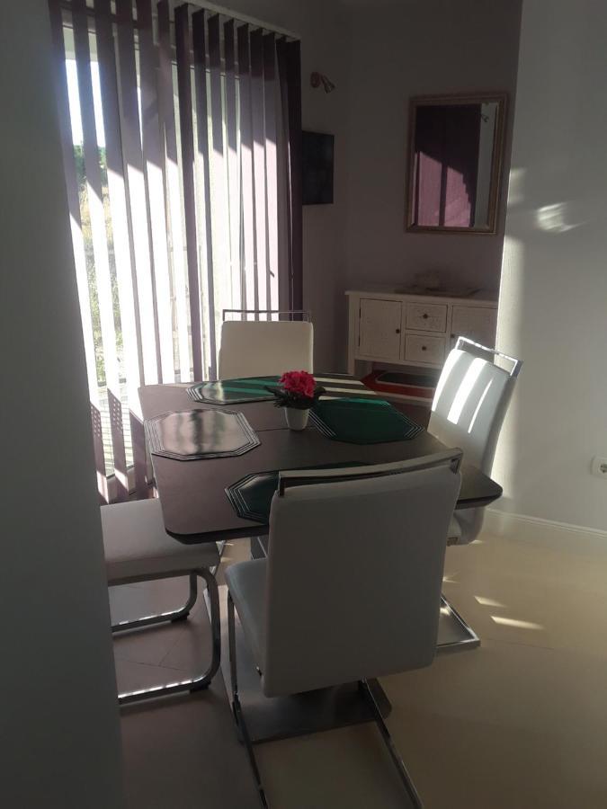 New Kosljun Apartment Short Walk To Beach Exterior foto